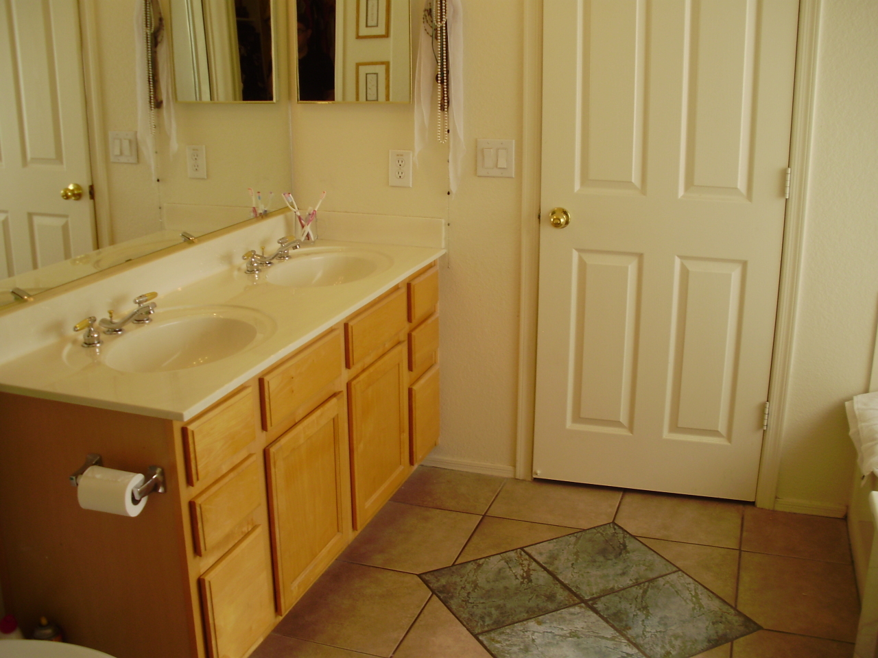 4717 East Swilling Road Phoenix, AZ 85050 - Photo 13 of 19 Master Bath
