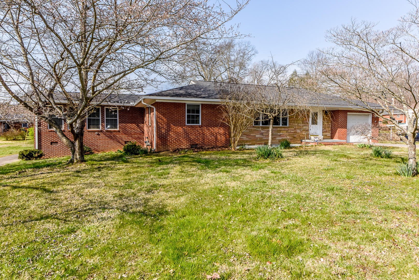 1723 Ramsay Street Alcoa, TN 37701 - Photo 1 of 27 Gallery Image 1