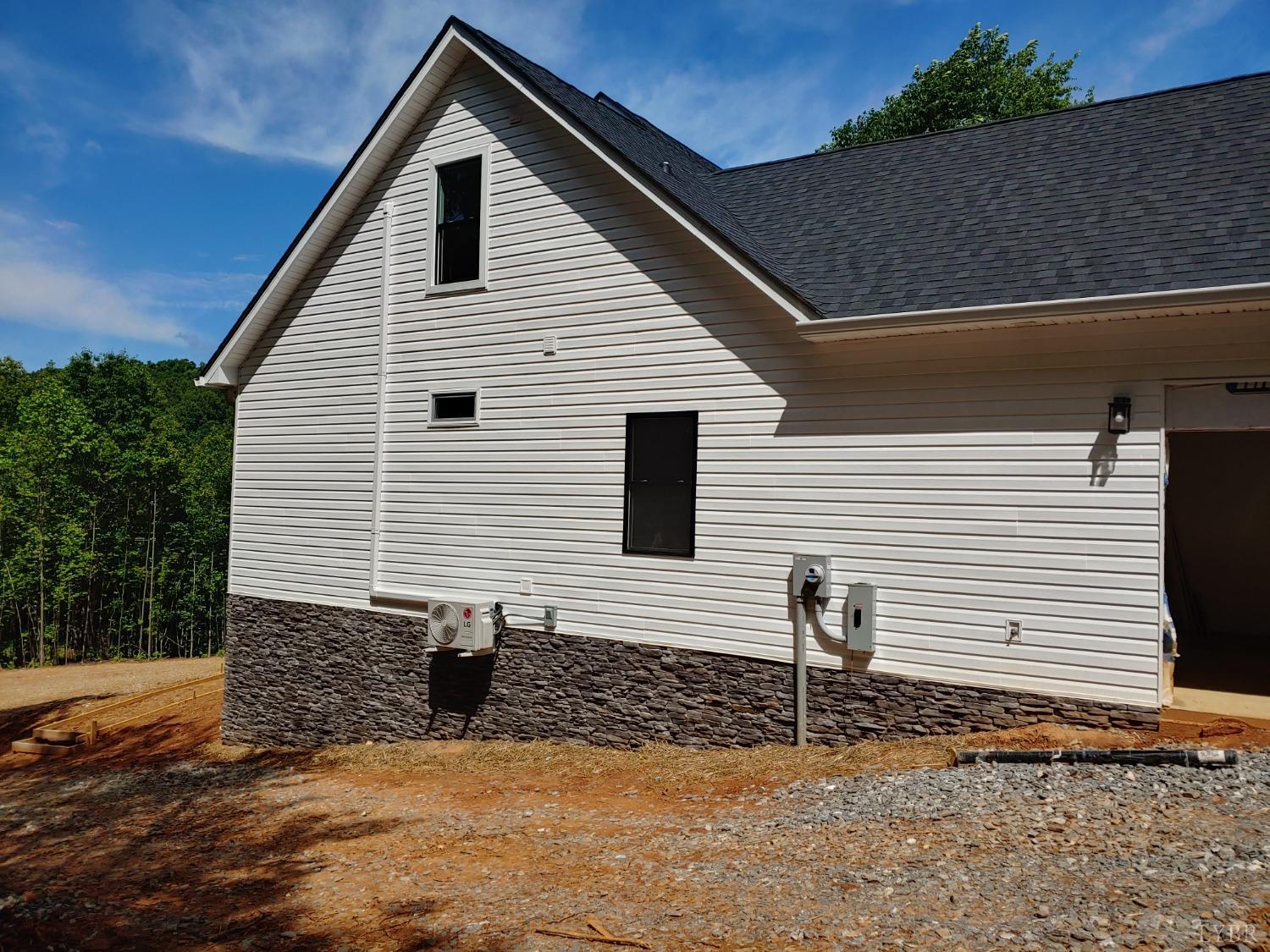 6230 Charlemont Road Goode, VA 24556 - Photo 15 of 99