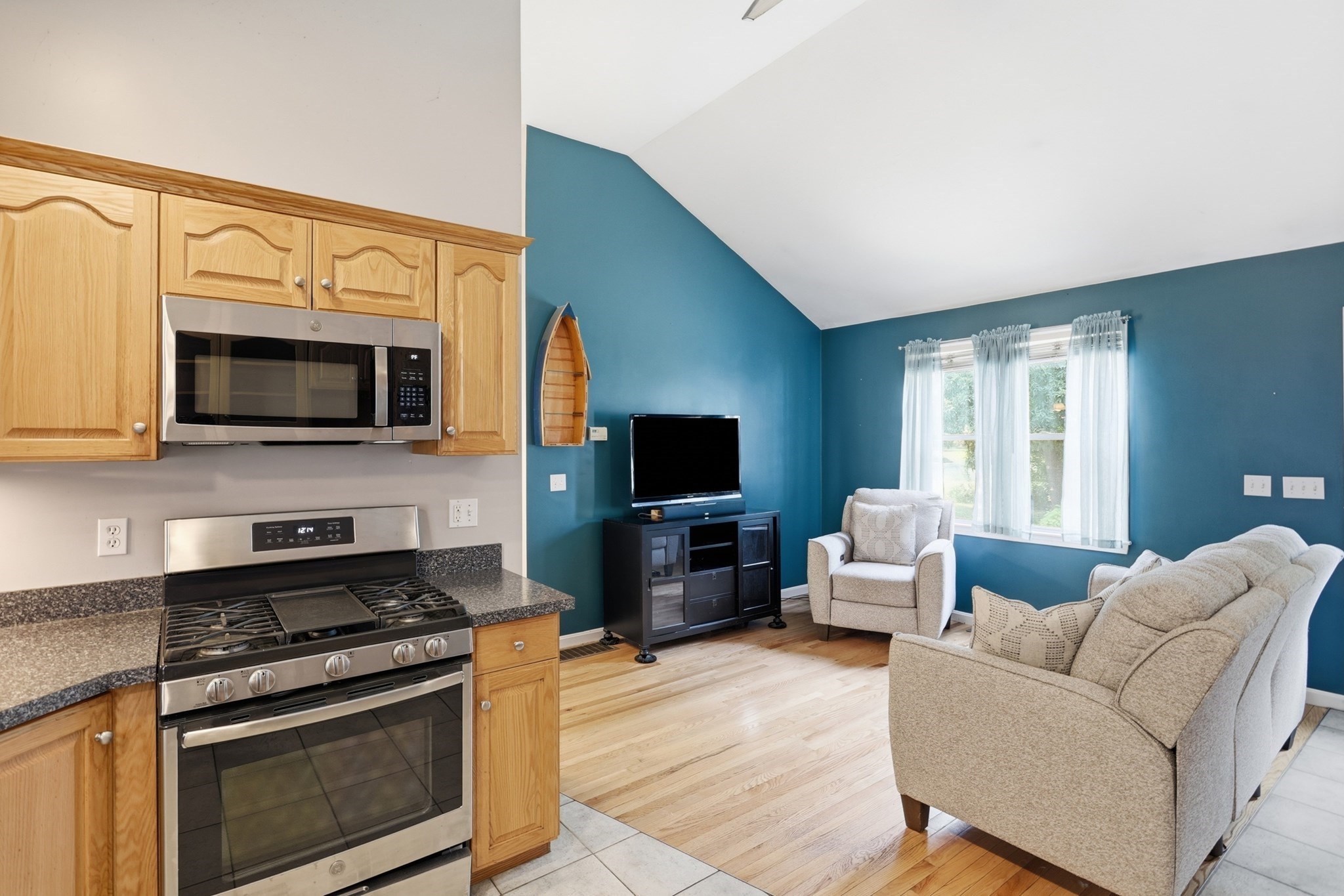 6 Oak Road Littleton, MA 01460 - Photo 6 of 29 Gallery Image 6