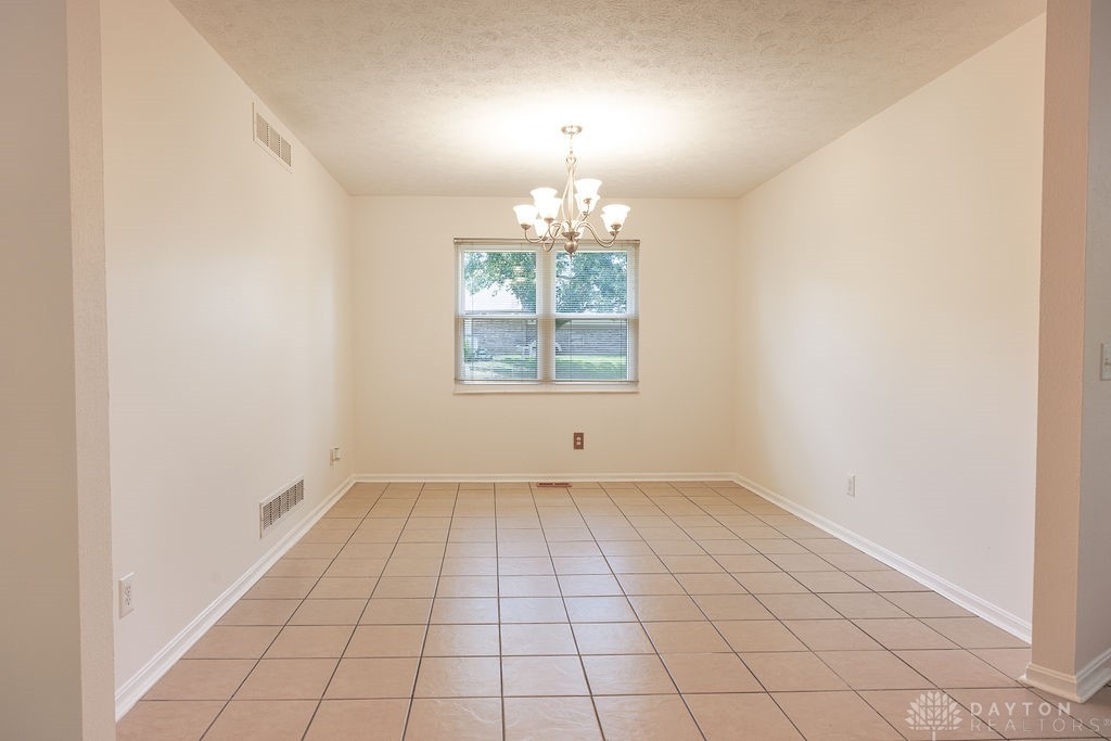 1860 Ravine View Court Dayton, OH 45459 - Photo 5 of 39 Gallery Image 5