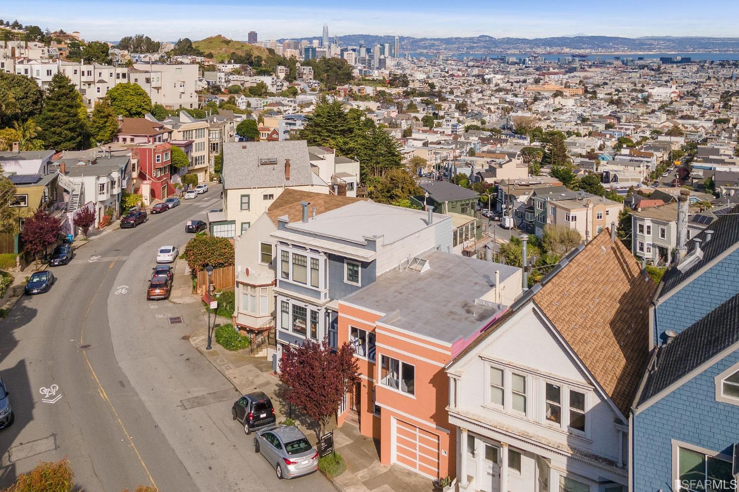 385 Corbett Avenue San Francisco, CA 94114 - Photo 3 of 72