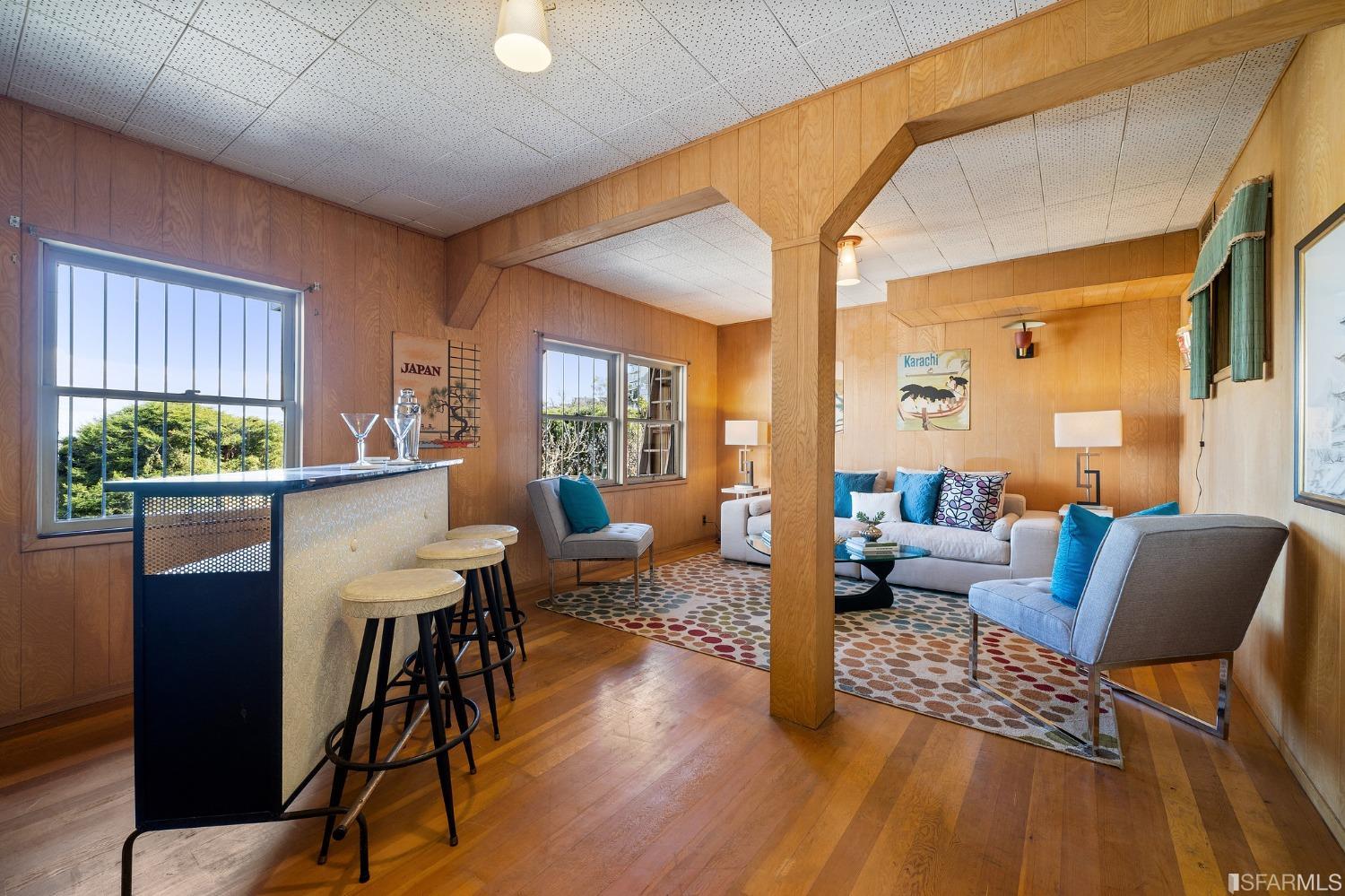 385 Corbett Avenue San Francisco, CA 94114 - Photo 46 of 72 a living room with furniture and a large window