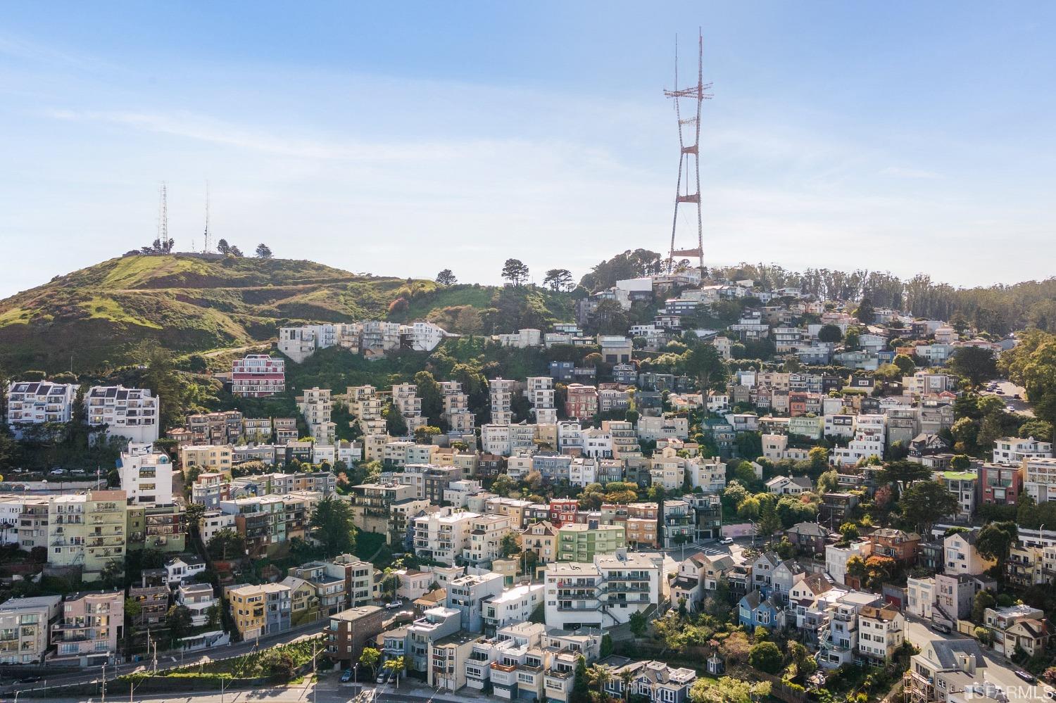 385 Corbett Avenue San Francisco, CA 94114 - Photo 6 of 72 a view of a city