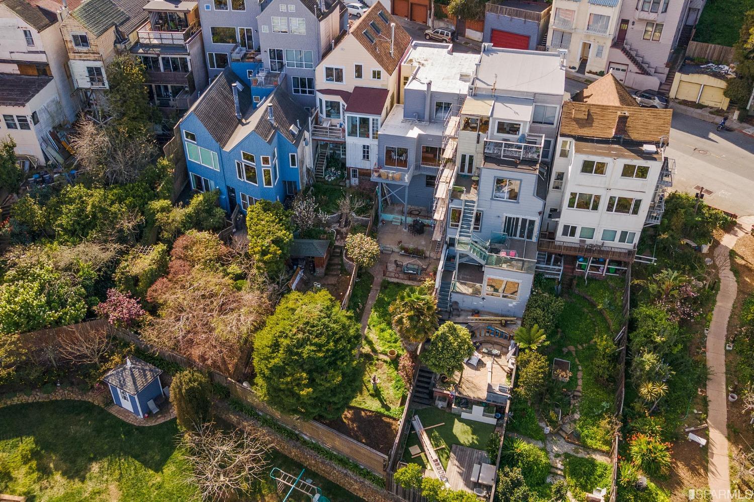385 Corbett Avenue San Francisco, CA 94114 - Photo 62 of 72 a view of a lake with building in front of it