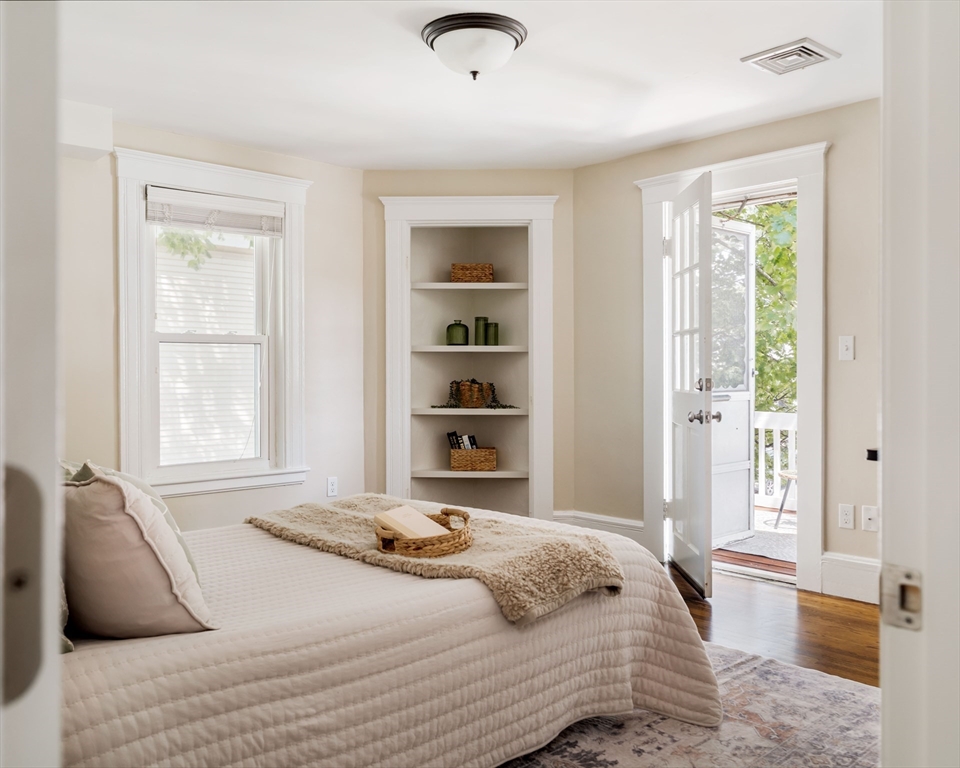 33 Howard Street, Unit 2 Watertown, MA 02472 - Photo 4 of 41