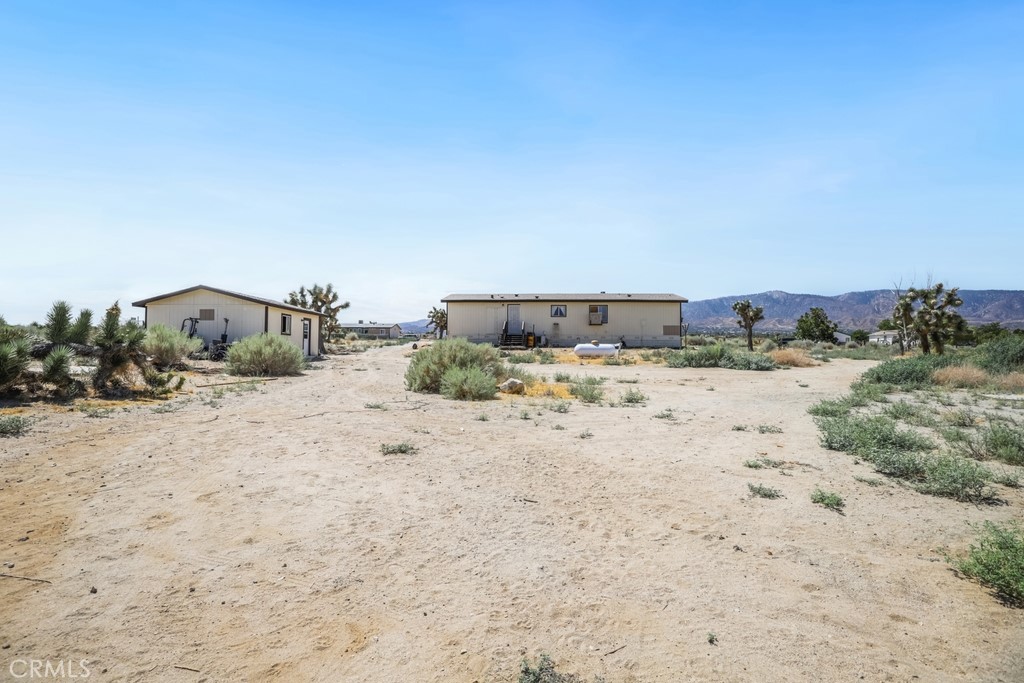 1930 Calaveras Road Pinon Hills, CA 92372 - Photo 27 of 30 Gallery Image 27