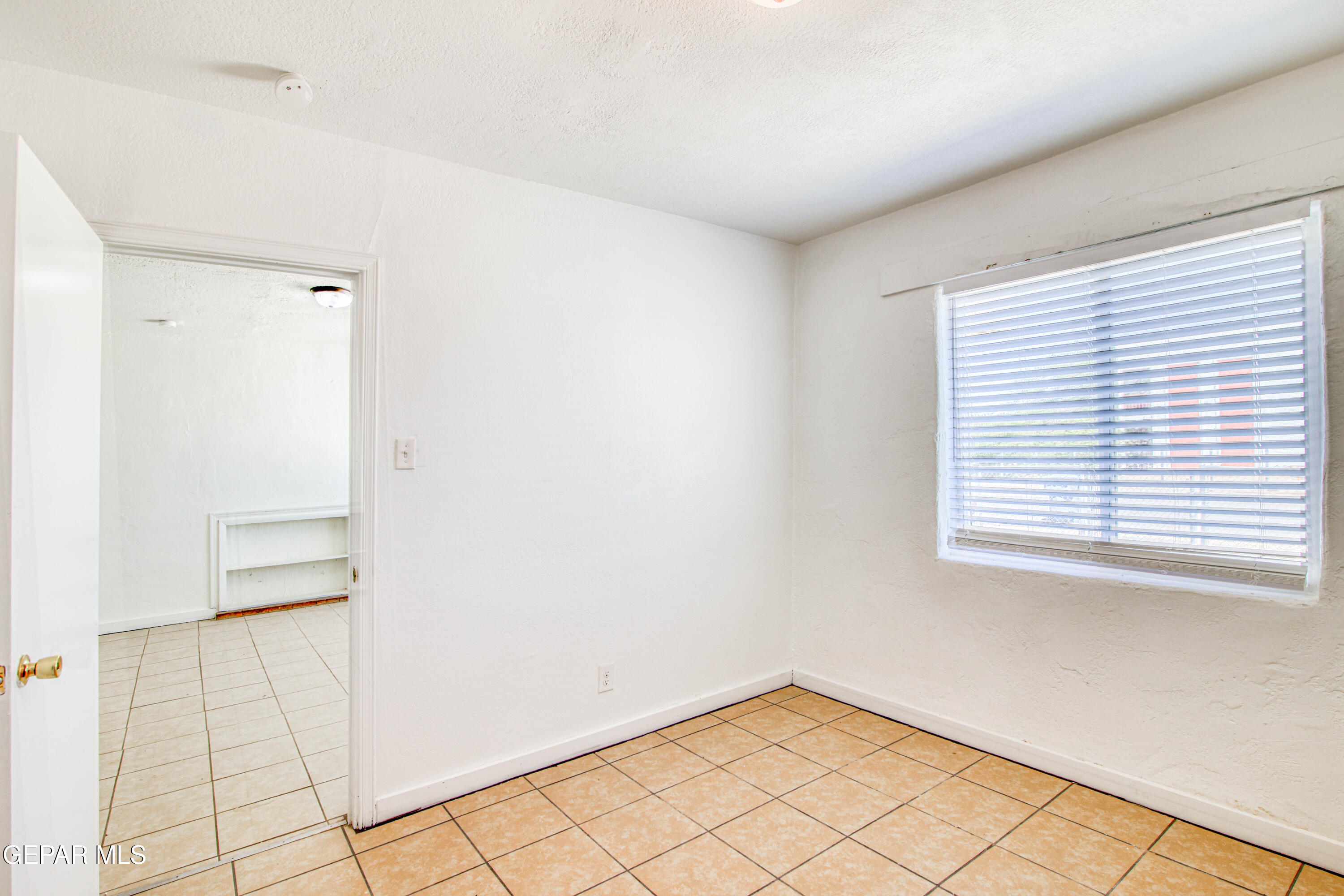 8929 Robert Drive El Paso, TX 79904 - Photo 15 of 73 362A9643_HDR