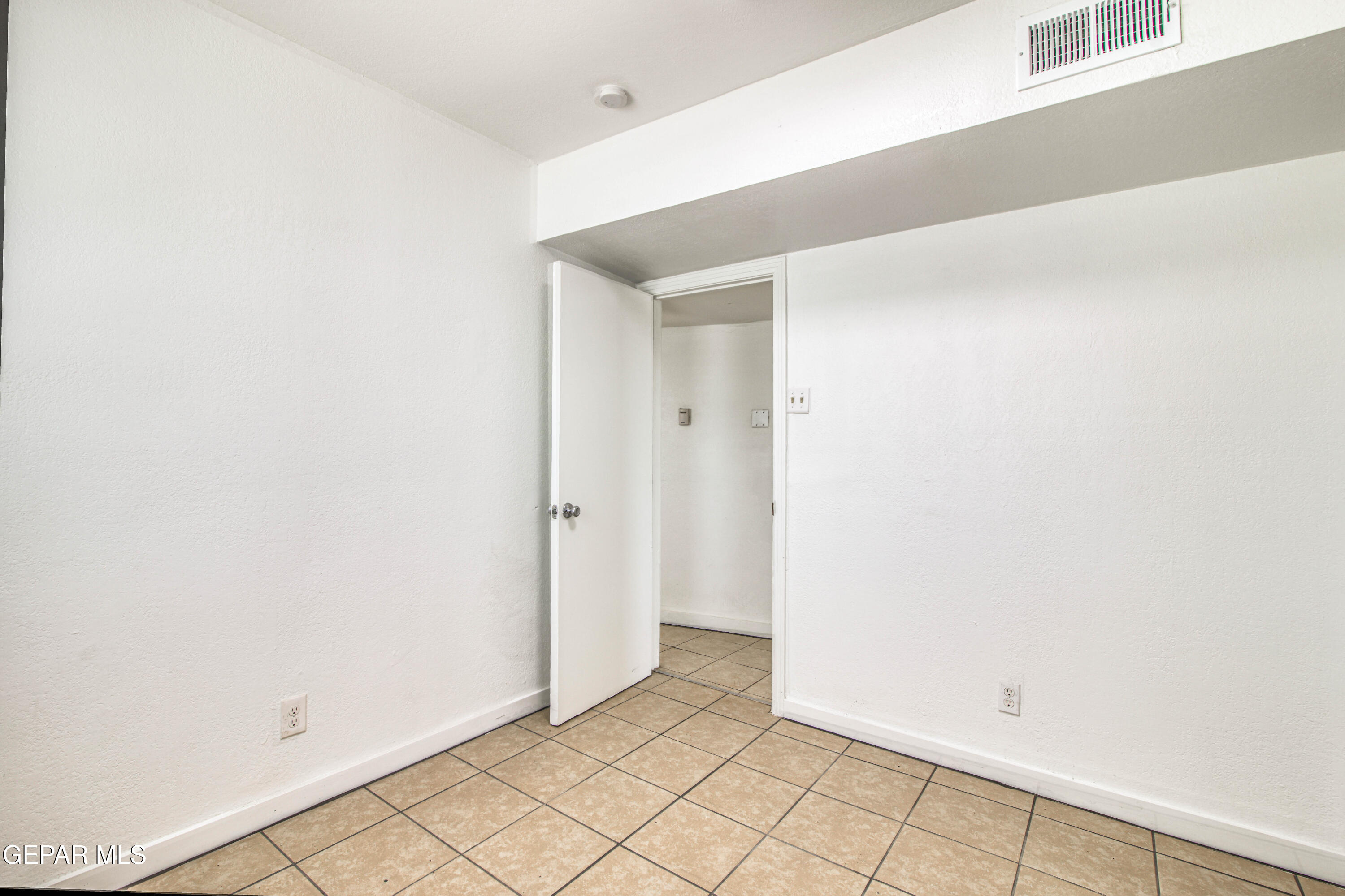 8929 Robert Drive El Paso, TX 79904 - Photo 28 of 73 362A9708_HDR