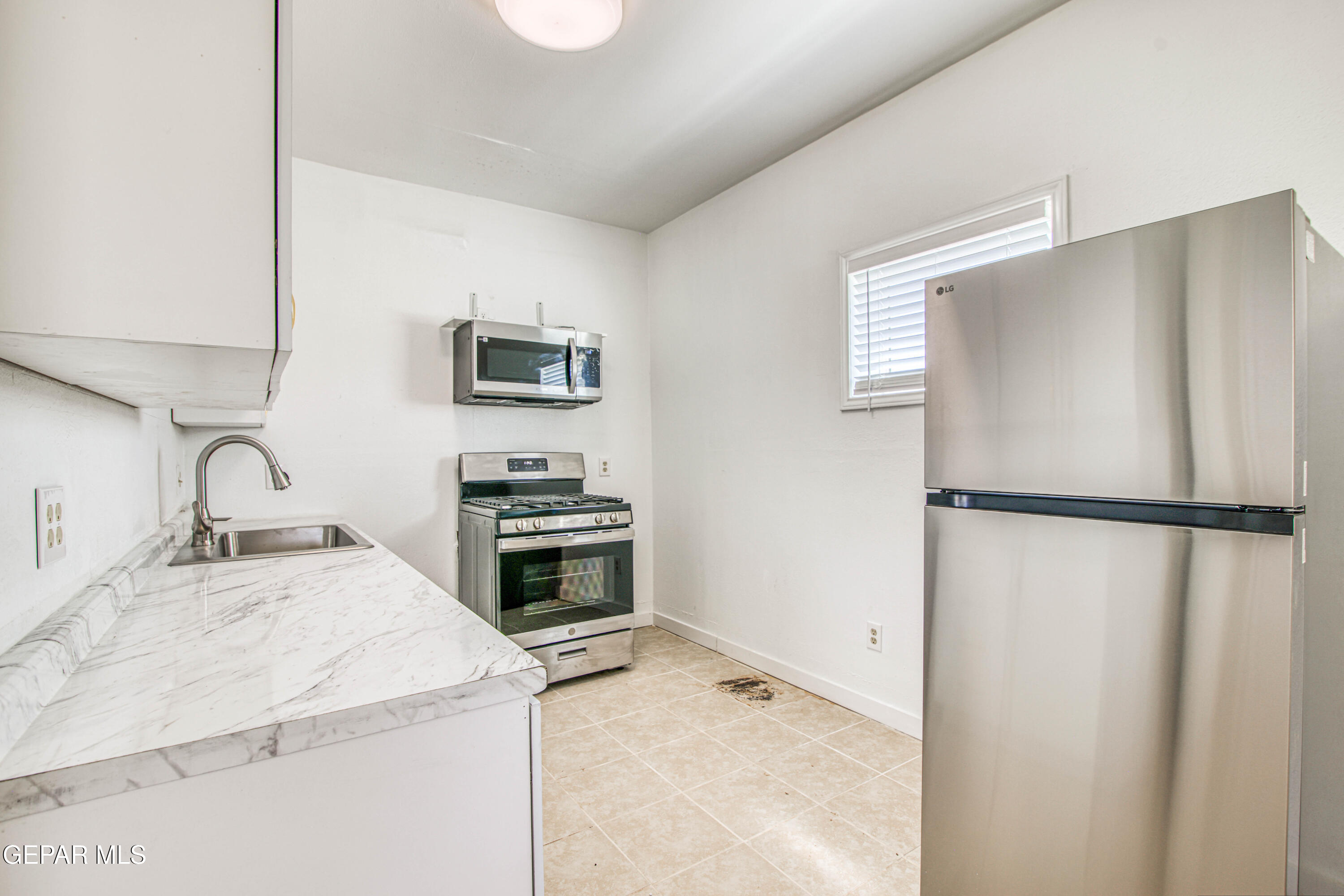 8929 Robert Drive El Paso, TX 79904 - Photo 61 of 73 362A9898_HDR