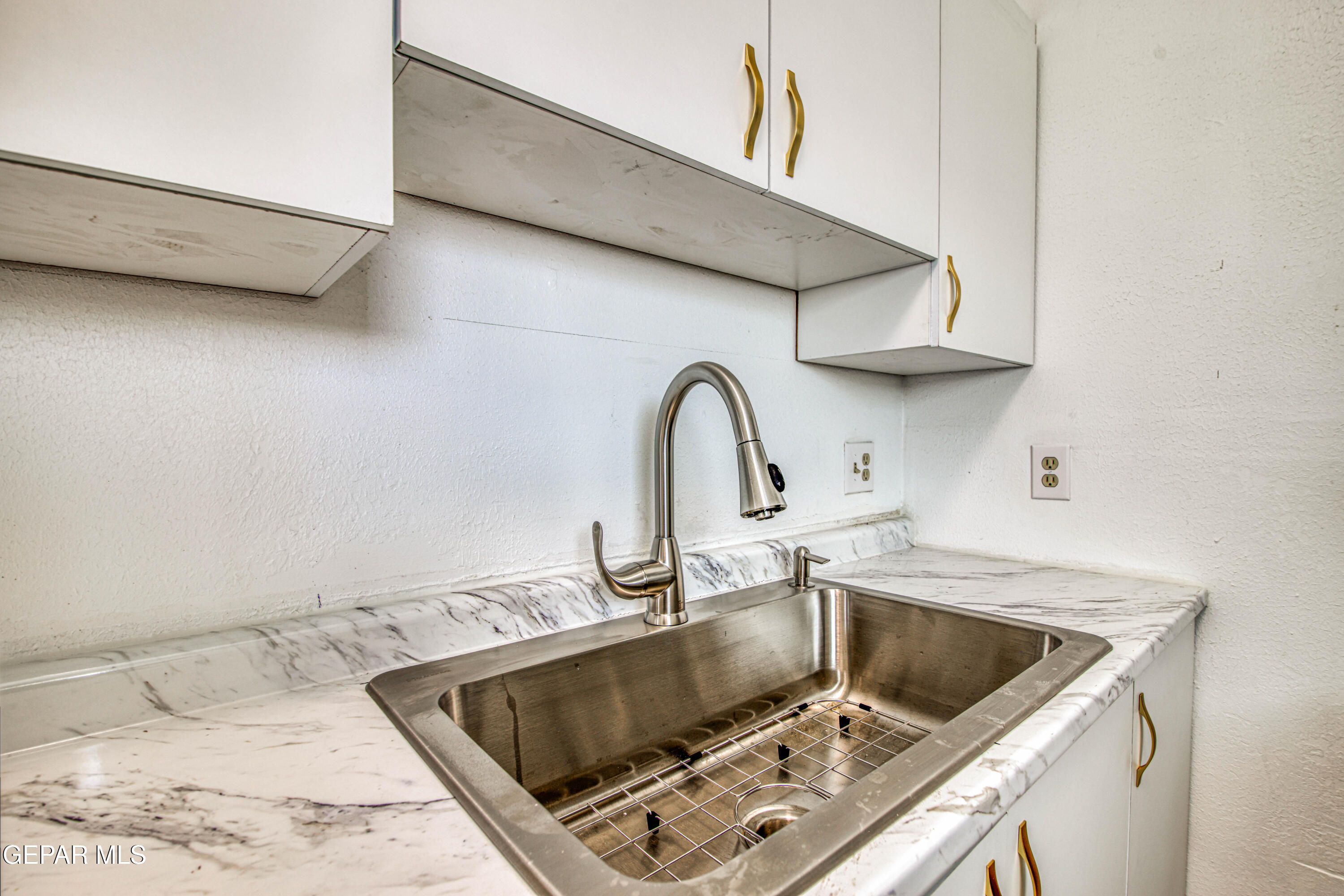 8929 Robert Drive El Paso, TX 79904 - Photo 64 of 73 362A9913_HDR