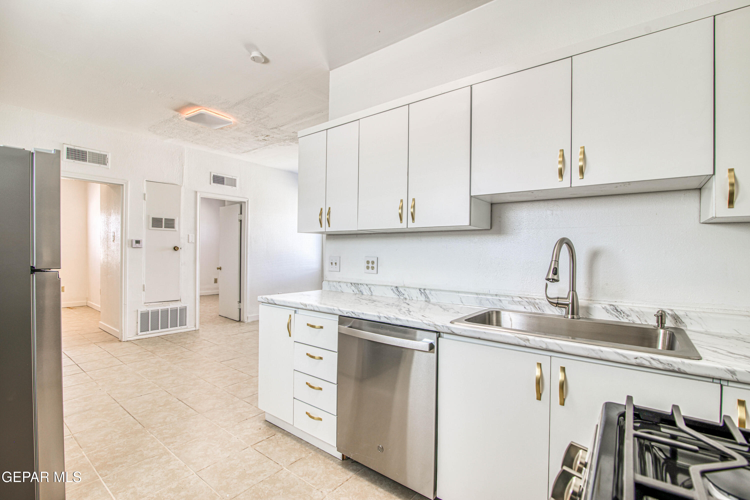 8929 Robert Drive El Paso, TX 79904 - Photo 66 of 73 362A9923_HDR