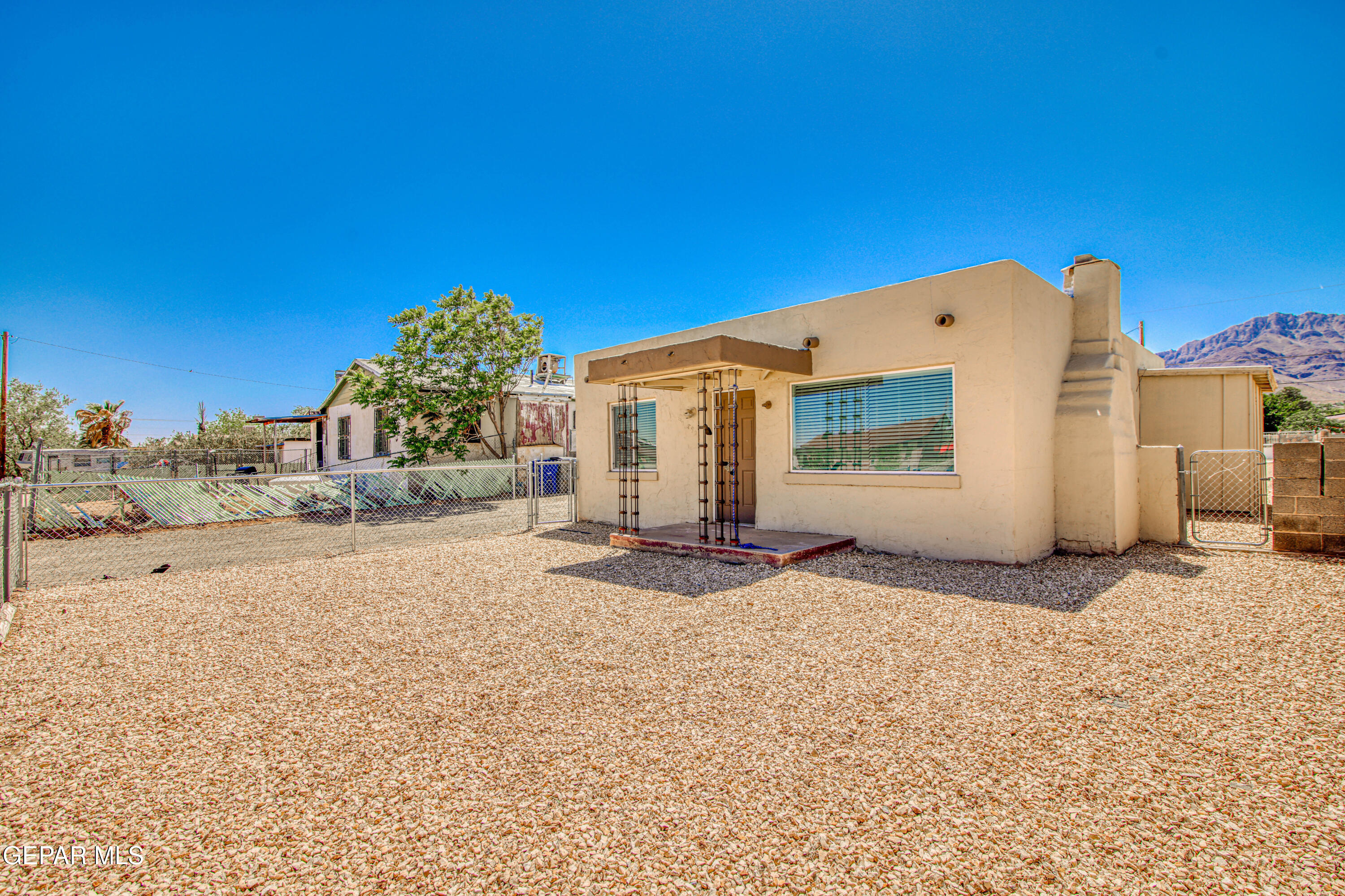 8929 Robert Drive El Paso, TX 79904 - Photo 8 of 73 362A9608_HDR