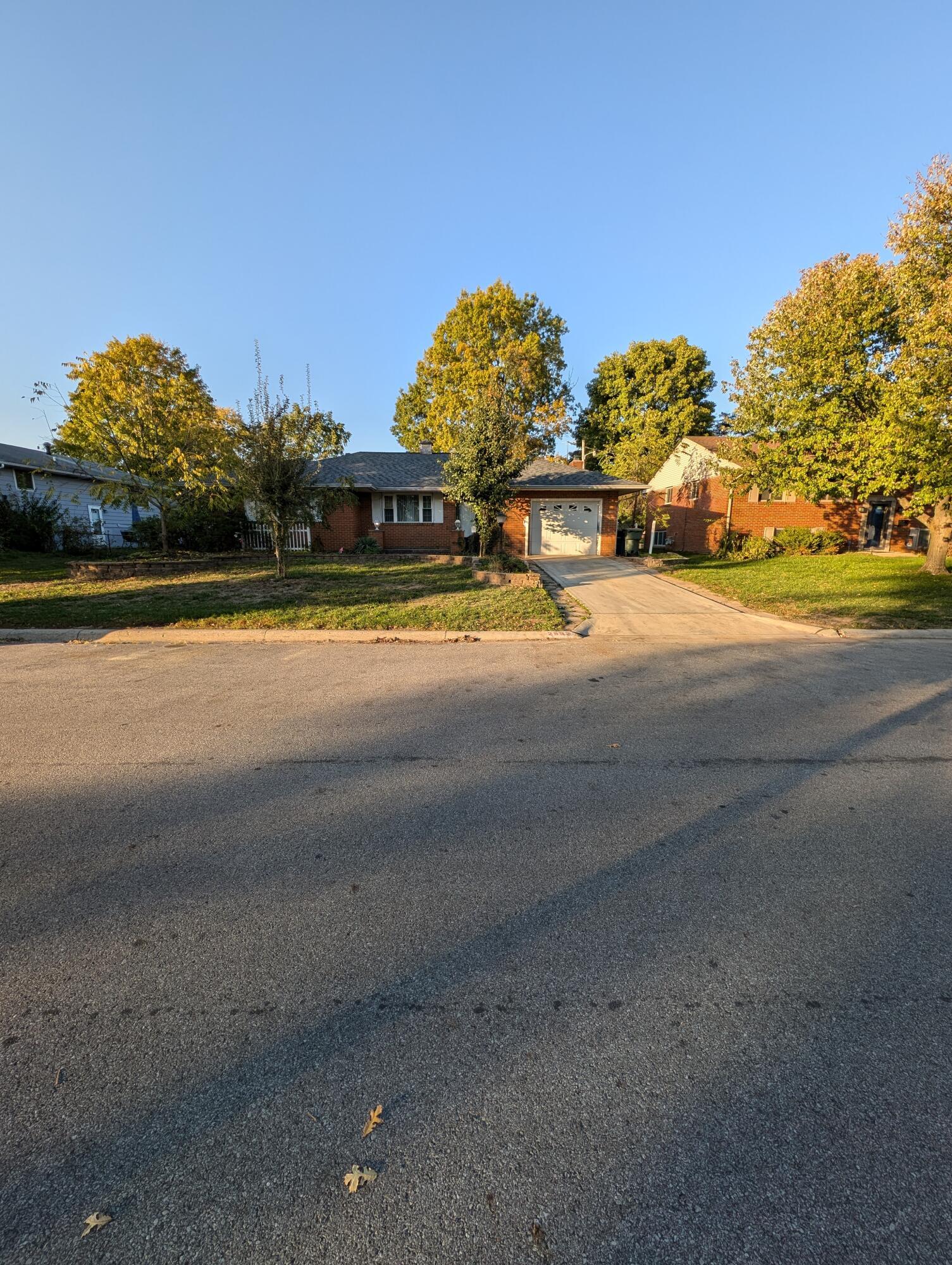 2892 Longfield Road Columbus, OH 43204 - Photo 1 of 14 PXL_20241011_220038356
