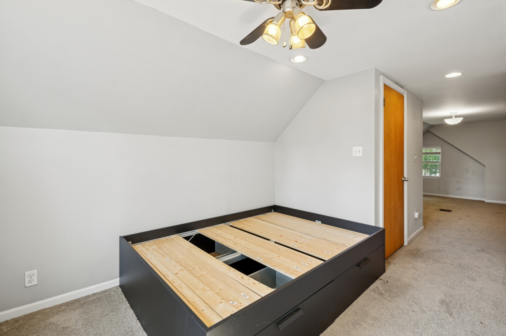 4631 North Lawler Avenue Chicago, IL 60630 - Photo 21 of 34 a view of a room with shelves