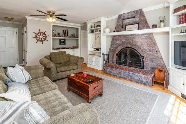 $299,500 | 27 Pinewood Drive, Carbondale, IL 62901