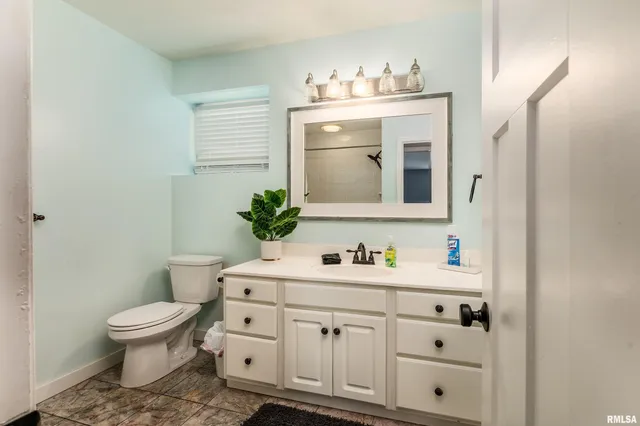 $299,500 | 27 Pinewood Drive, Carbondale, IL 62901