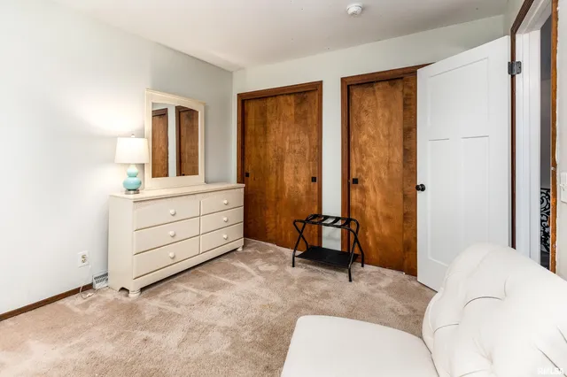 $299,500 | 27 Pinewood Drive, Carbondale, IL 62901