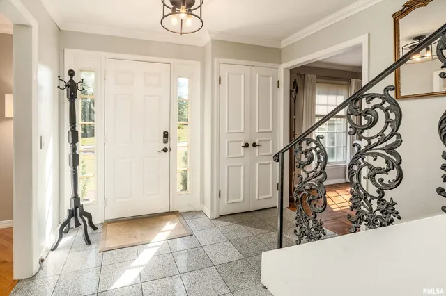 $299,500 | 27 Pinewood Drive, Carbondale, IL 62901