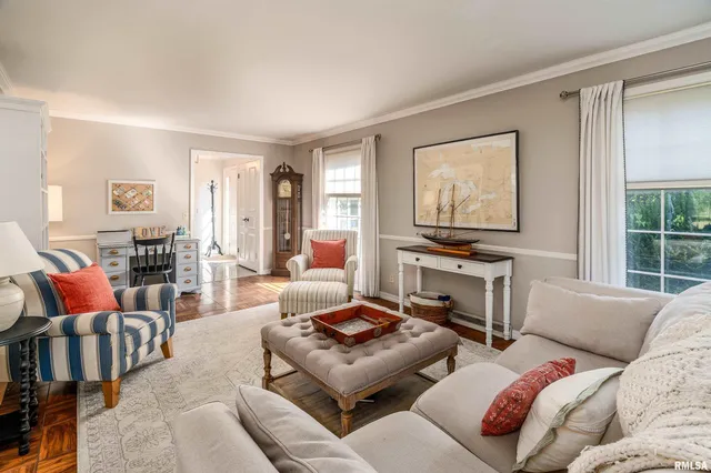 $299,500 | 27 Pinewood Drive, Carbondale, IL 62901