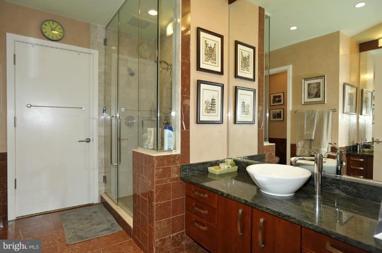 1413 P Street Northwest, Unit 203 Washington, DC 20005 - Photo 14 of 25 Bath (Master)