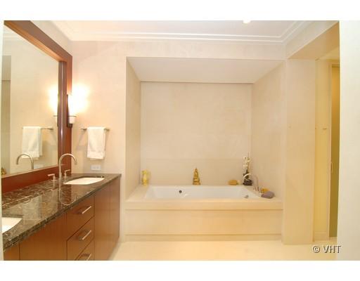 159 East Walton Street, Unit 7G Chicago, IL 60611 - Photo 9 of 9