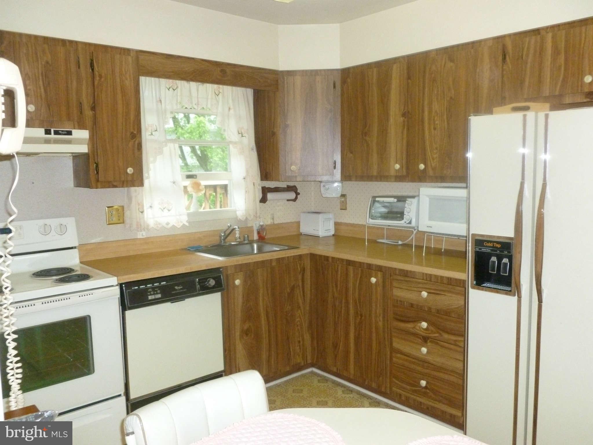 419 Rockway Road Baltimore, MD 21228 - Photo 3 of 12 Kitchen