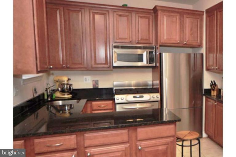 1438 Columbia Road Northwest, Unit 304 Washington, DC 20009 - Photo 3 of 7 Kitchen #2