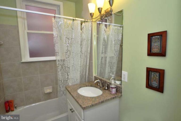 1438 Columbia Road Northwest, Unit 304 Washington, DC 20009 - Photo 6 of 7 Bath #1