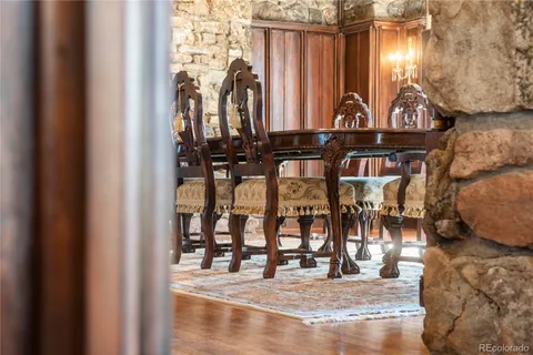 a view of walk in closet