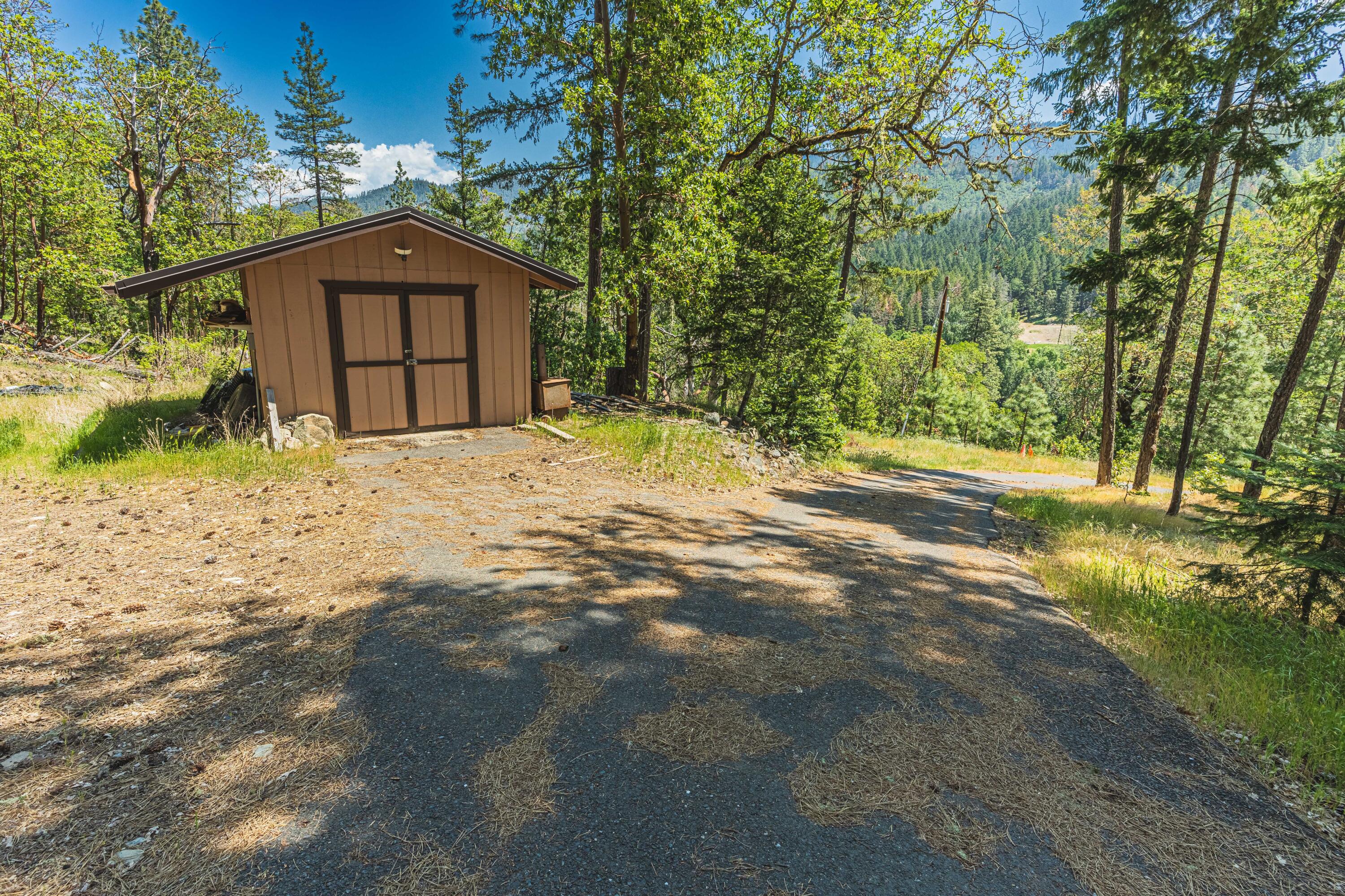 4670 Thompson Creek Road Jacksonville, OR 97530 - Photo 48 of 71 13