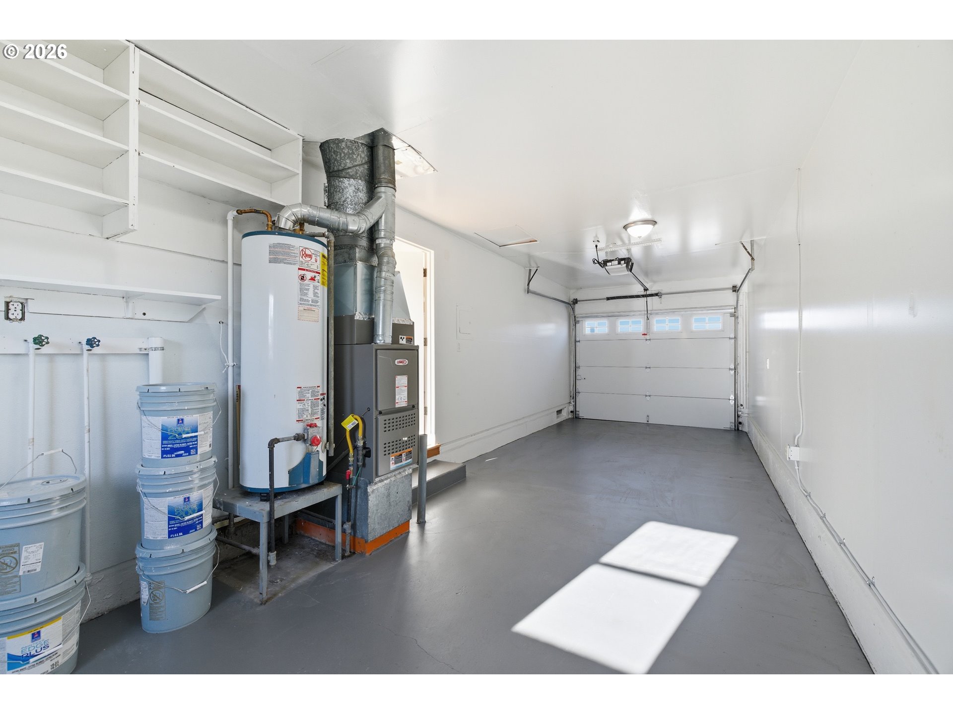 1386 Vanderbeck Lane Woodburn, OR 97071 - Photo 16 of 41 Garage