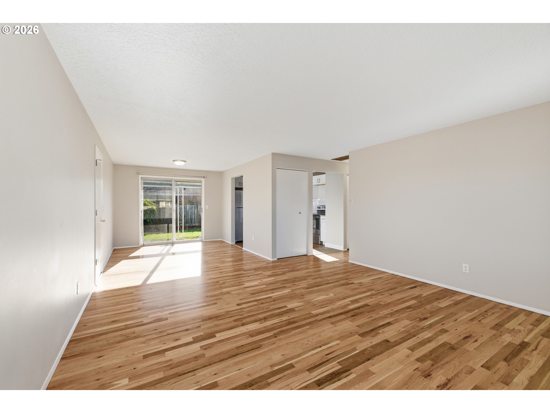 1386 Vanderbeck Lane Woodburn, OR 97071 - Photo 3 of 41 Living Room/Dining Room