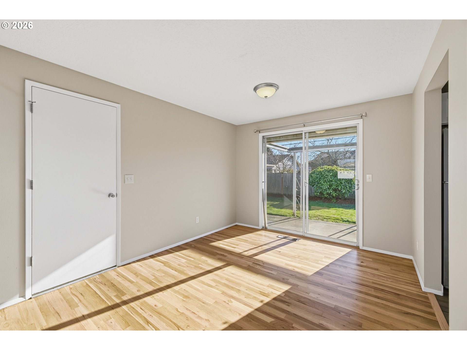 1386 Vanderbeck Lane Woodburn, OR 97071 - Photo 5 of 41 Living Room/Dining Room