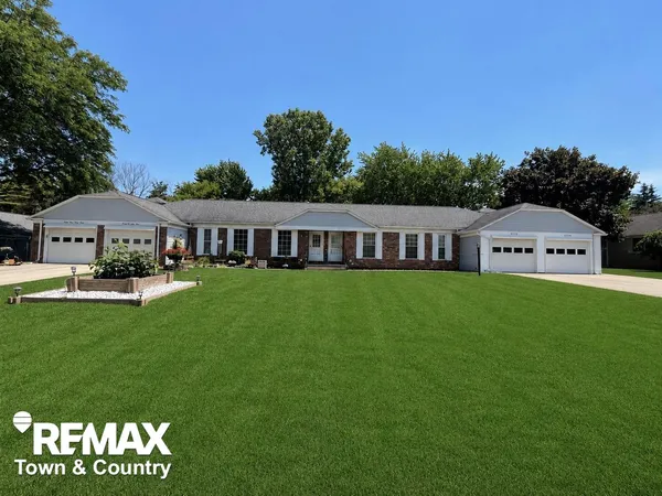 $159,900 | 3130 Pinegate Drive, Flushing, MI 48433