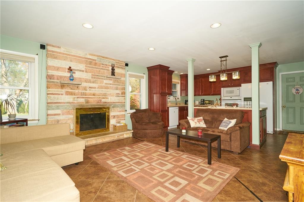 1328 Shawnee Road Indianapolis, IN 46260 - Photo 3 of 23 Gallery Image 3