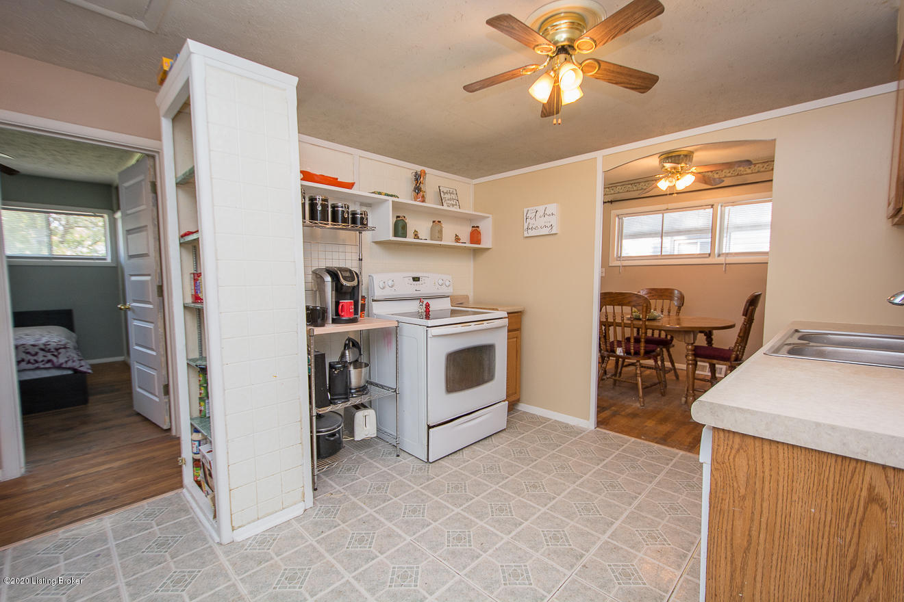 4907 Raven Road Louisville, KY 40213 - Photo 9 of 39 Raven-21