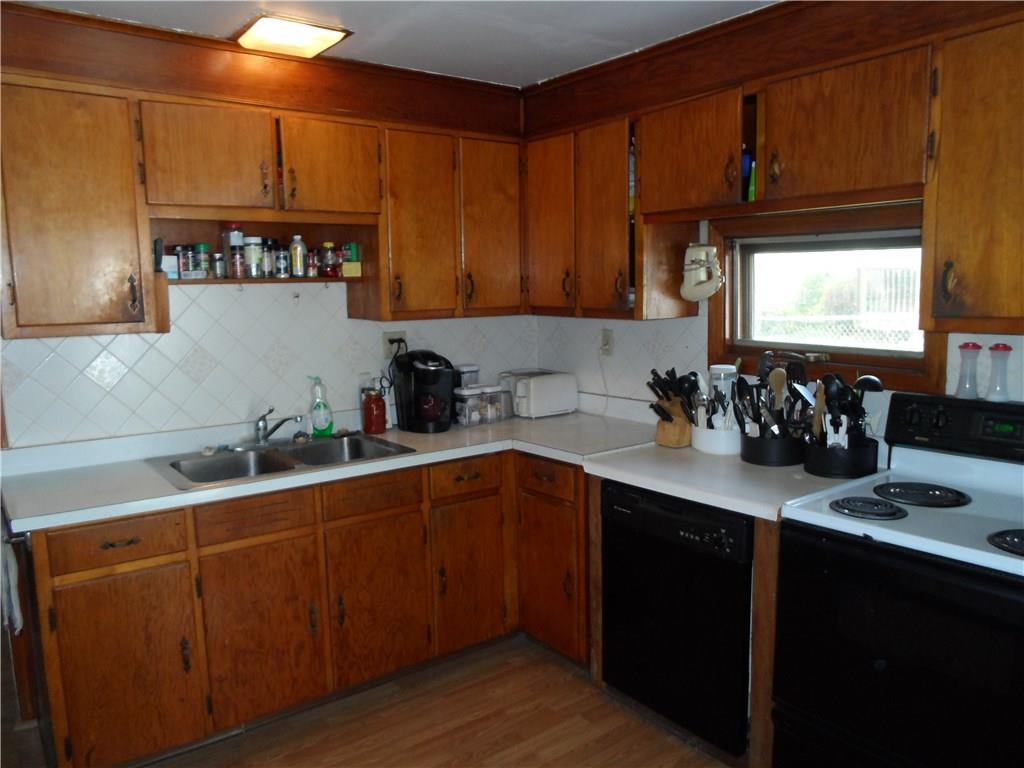 879 Halston Road West Sunbury, PA 16061 - Photo 3 of 16 Gallery Image 3