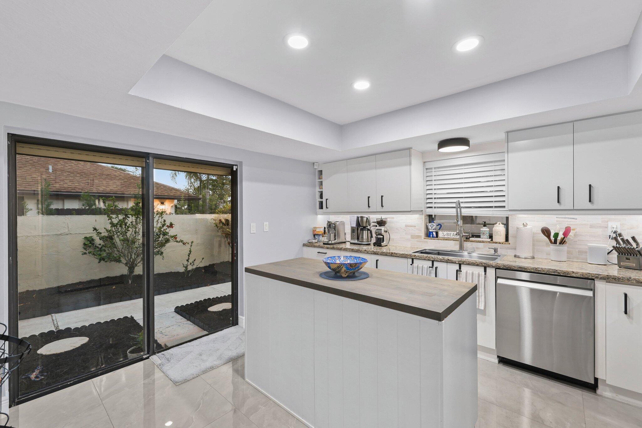 400 Southwest 28th Avenue Delray Beach, FL 33445 - Photo 29 of 53 400 Southwest 28th Ave - 19.jpg-SMALL