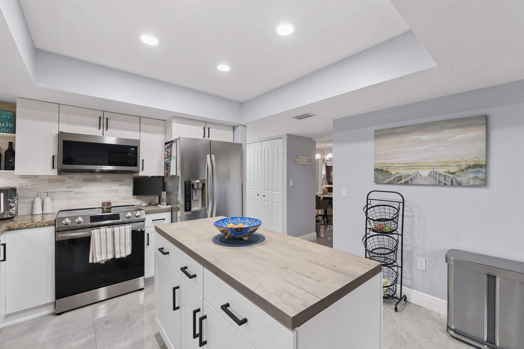 400 Southwest 28th Avenue Delray Beach, FL 33445 - Photo 31 of 53 400 Southwest 28th Ave - 21.jpg-SMALL