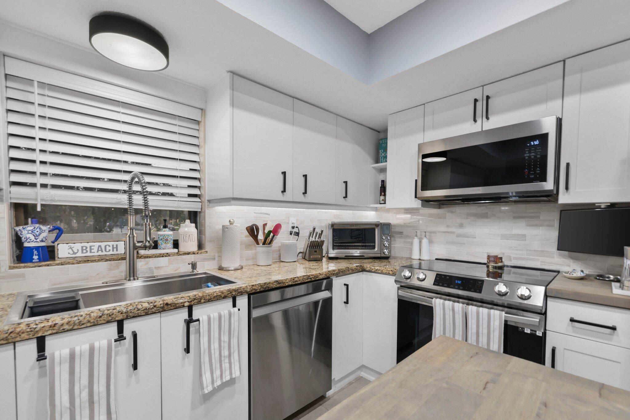 400 Southwest 28th Avenue Delray Beach, FL 33445 - Photo 33 of 53 400 Southwest 28th Ave - 23.jpg-SMALL