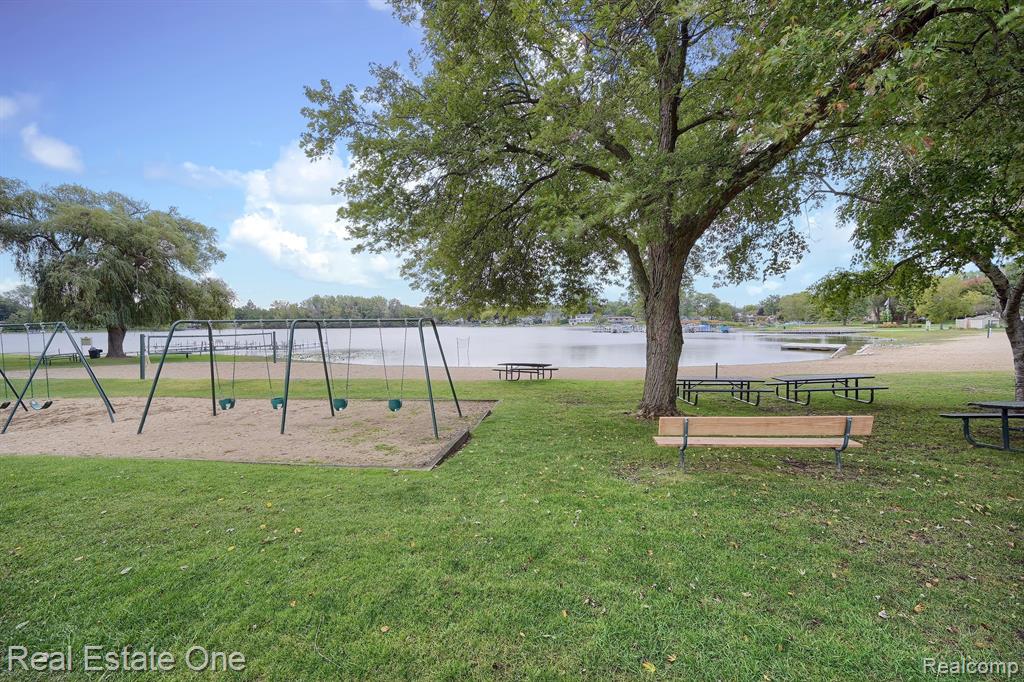 2449 Eaton Gate Road Lake Orion, MI 48360 - Photo 35 of 37 Gallery Image 35