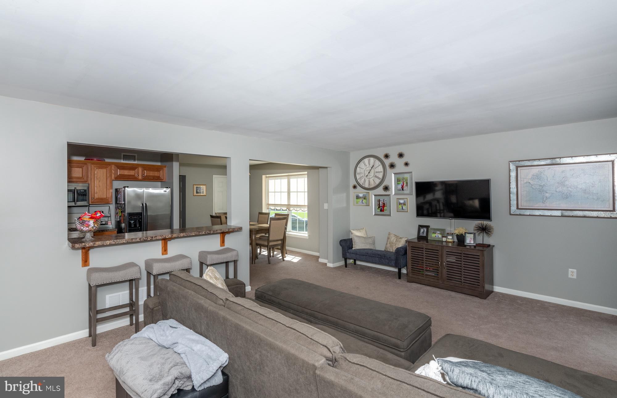 800 Caramist Circle Sinking Spring, PA 19608 - Photo 5 of 26 Living Room