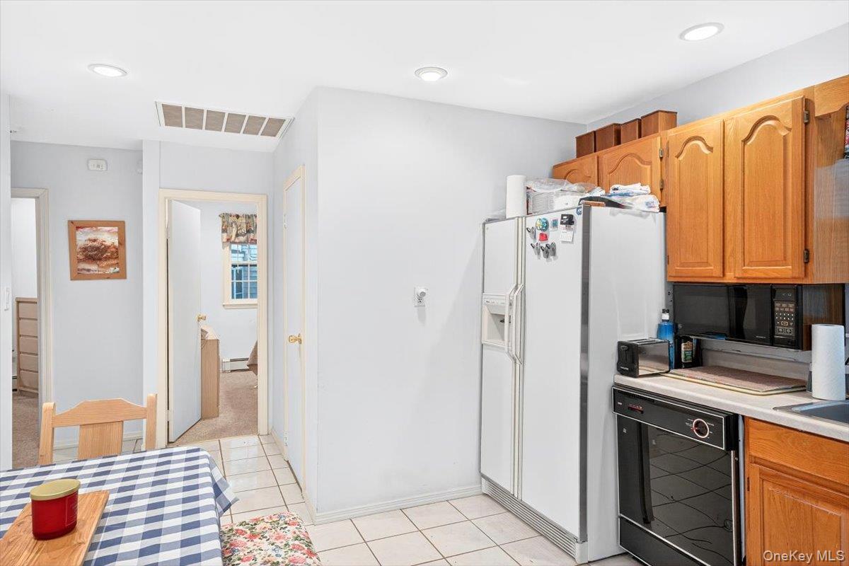 3748 Noyack Road Sag Harbor, NY 11963 - Photo 8 of 17