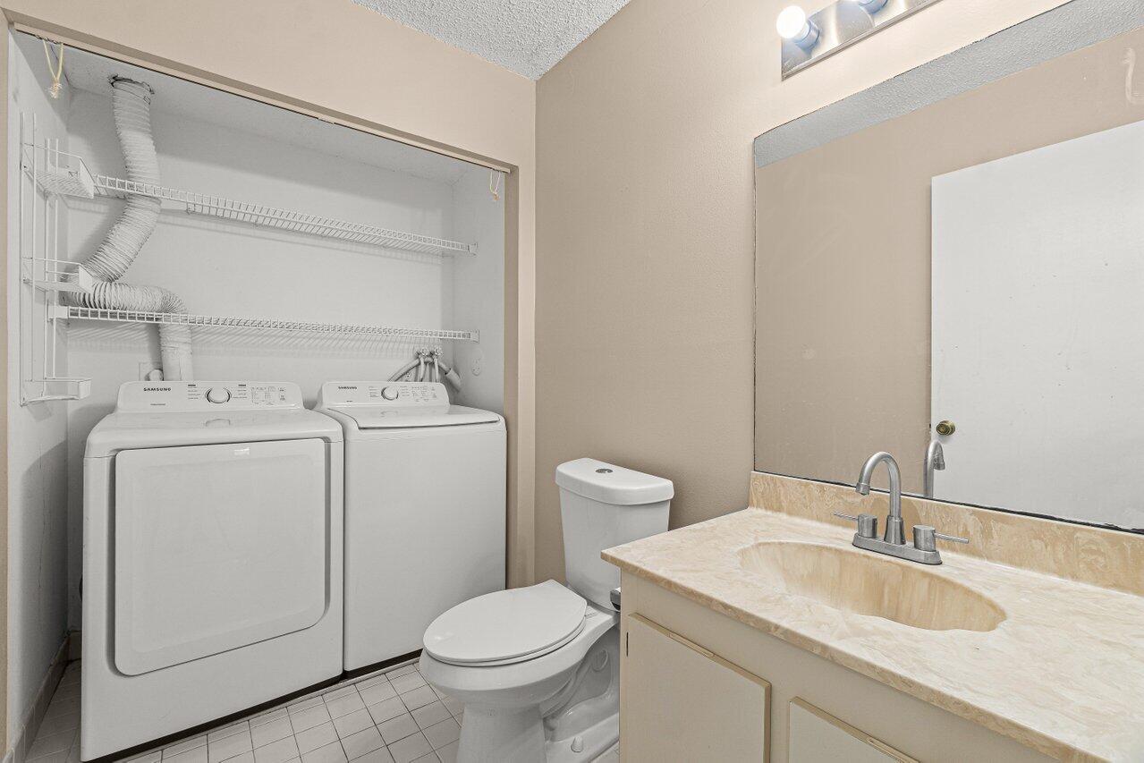 7633 Courtyard Run West Boca Raton, FL 33433 - Photo 14 of 32 013-7633CourtyardRunWest-BocaRaton-FL-33