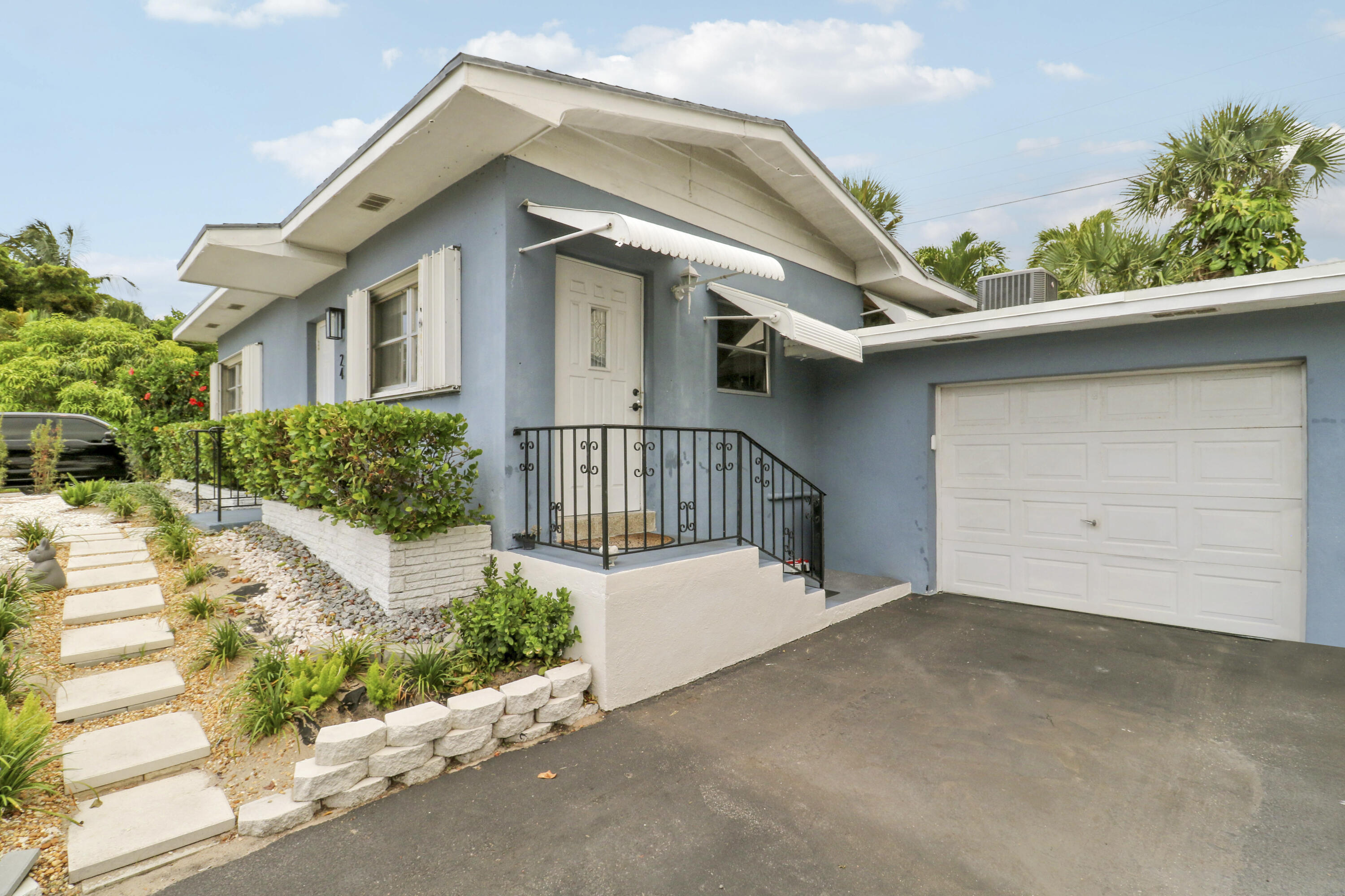 24 Douglas Drive Ocean Ridge, FL 33435 - Photo 5 of 19 SFE