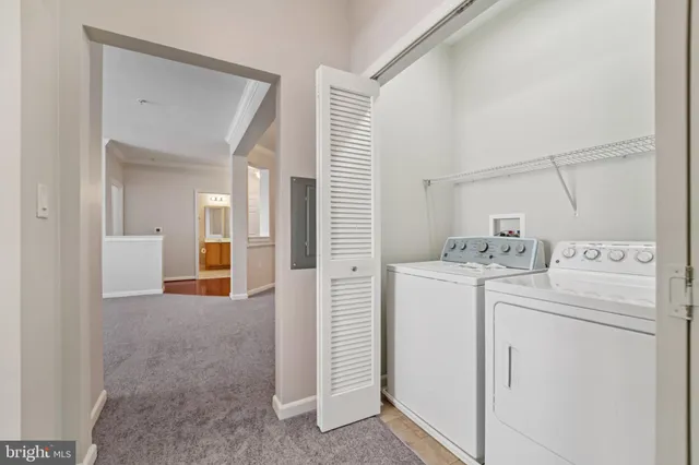 a view of utility room with washer and dryer