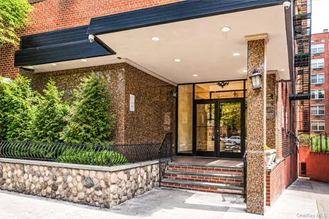 $425,000 | 134-54 Maple Avenue, Unit 4H | Flushing