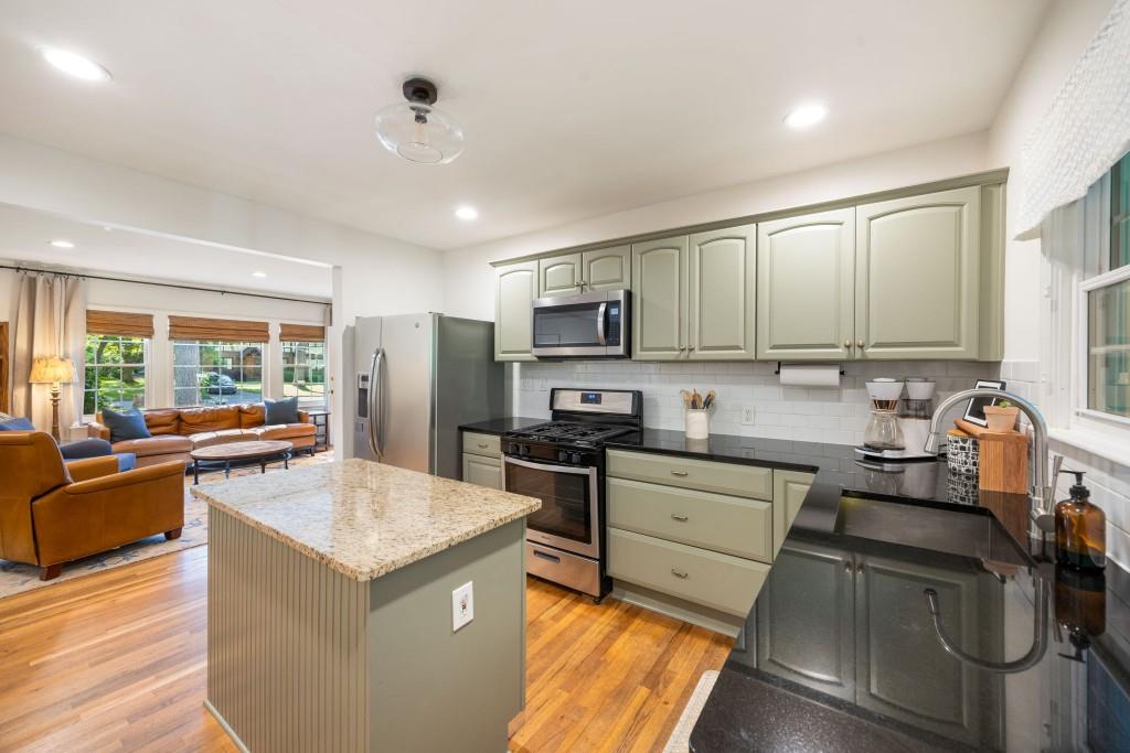 891 Stratford Road Avondale Estates, GA 30002 - Photo 13 of 43