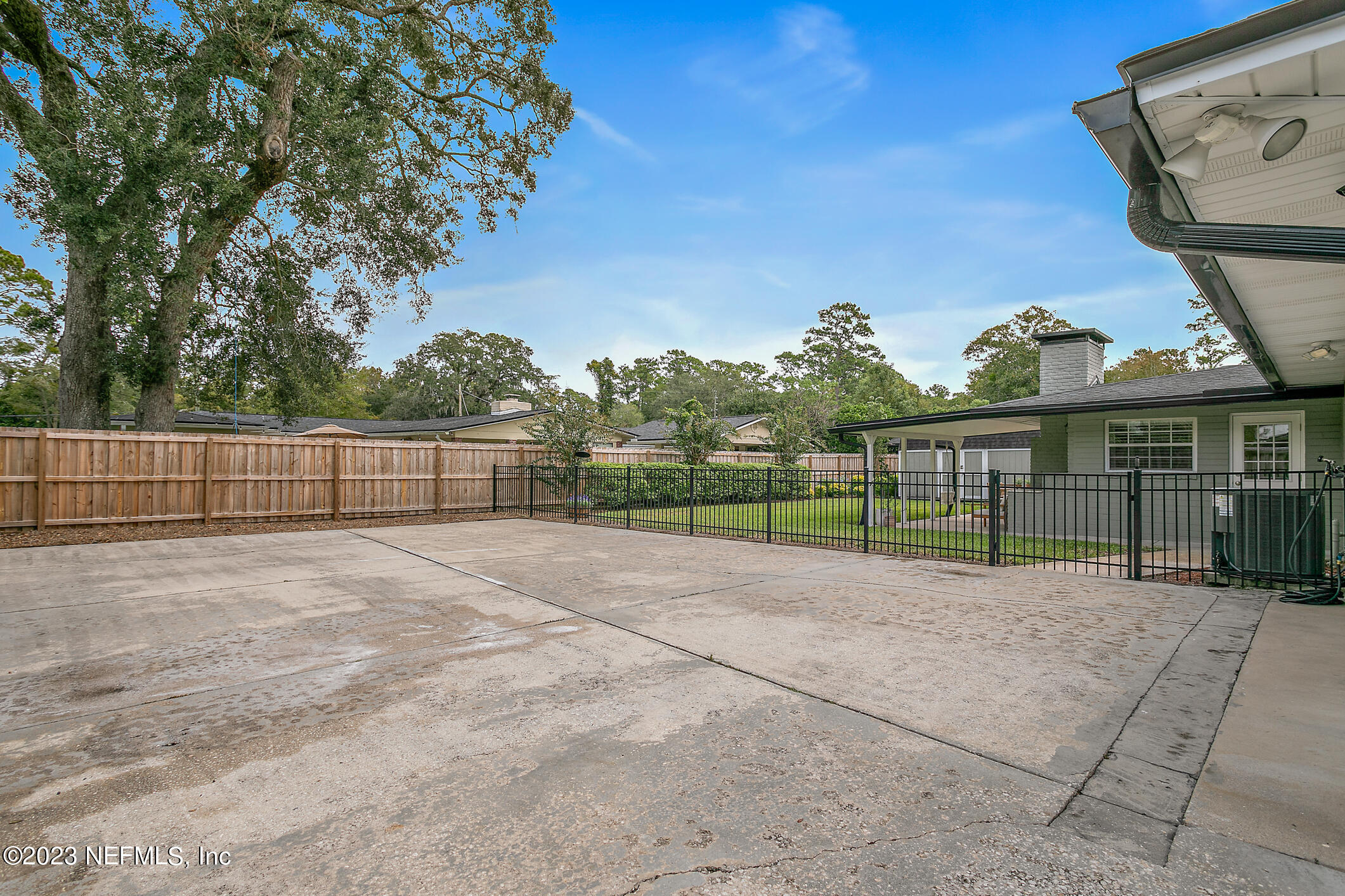4717 Carlisle Road Jacksonville, FL 32210 - Photo 41 of 46 Very Large Driveway